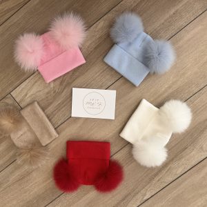 Cappellino neonato ponpon