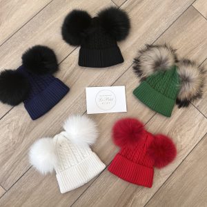 Cappellino treccia ponpon